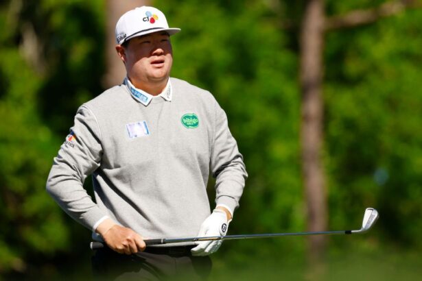 Im Sung-jae leads Snedeker by one point after the first round at Valspar