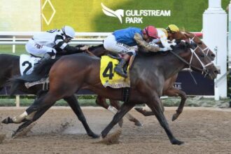 Komanmento defeats Puma in Florida Derby Photo Finish