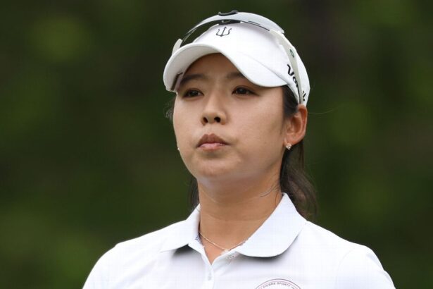 Li Mi-hyang leads China LPGA with bogey-free 66