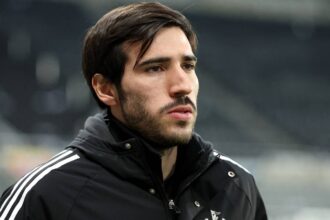 Manchester United set £100m 'warrior' as top target