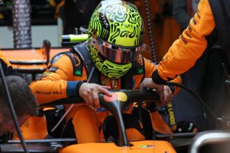 Norris and Piastri both failed to take the start in China