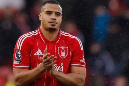 Nottingham Forest are in contract talks with Lloyd Kelly to replace Murillo