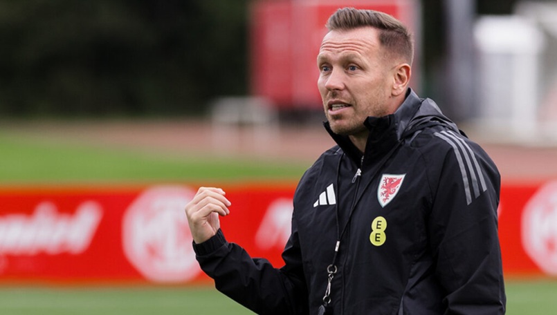 Wales manager Craig Bellamy refuses to discuss Mohamed Salah leaving Liverpool ahead of World Cup qualifier against Bosnia and Herzegovina (Video)