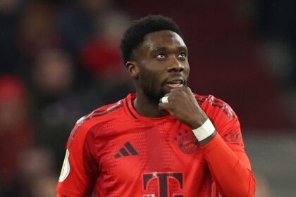 Manchester United want to sign Alphonso Davies