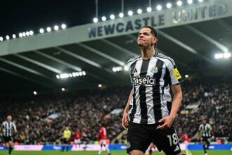 William Osula scores winner for Newcastle vs Manchester United