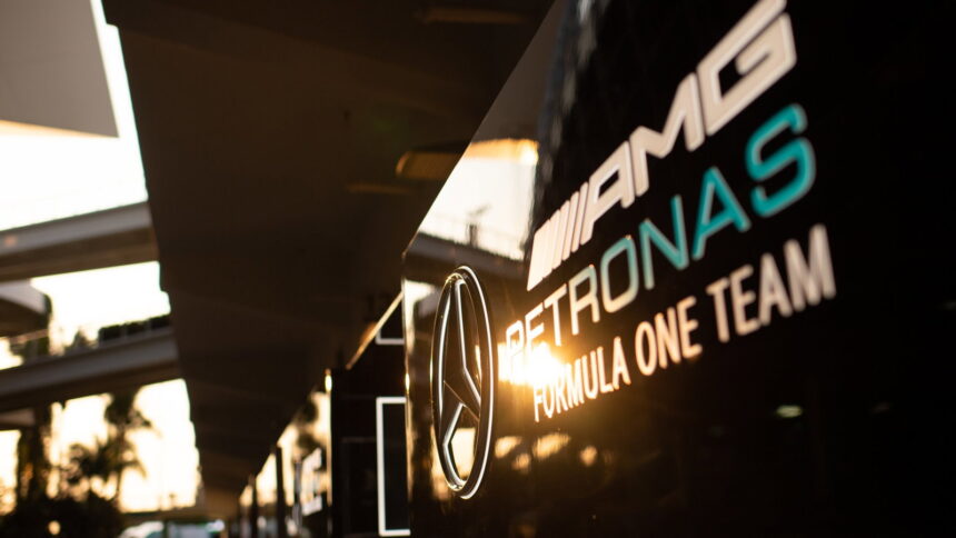 Mercedes' garage in Miami