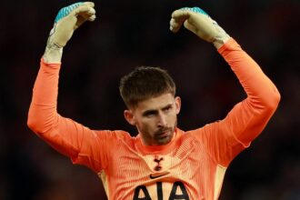 Roberto De Zerbi presses Tottenham to sign £17m star to replace Vicario