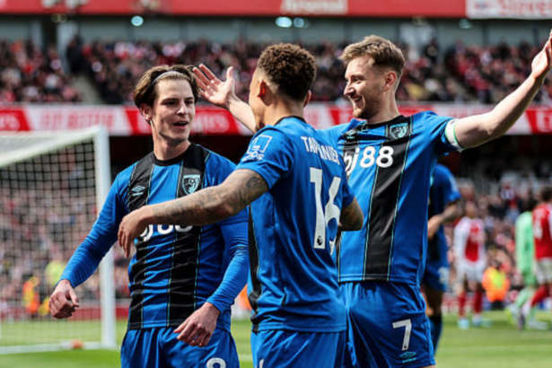 Arsenal 1-2 Bournemouth: Scott gives twist to title race as Premier League leaders teeter again