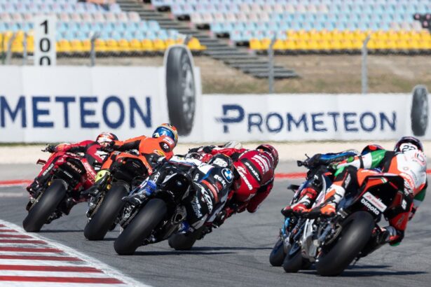 WorldSBK field at 2026 Portuguese WorldSBK. Credit: Gold and Goose.