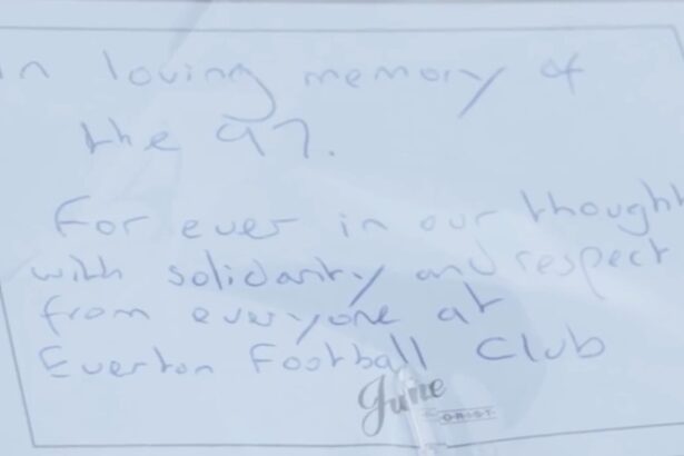 Everton pays tribute to 97 Liverpool supporters who lost their lives at Hillsborough (video)