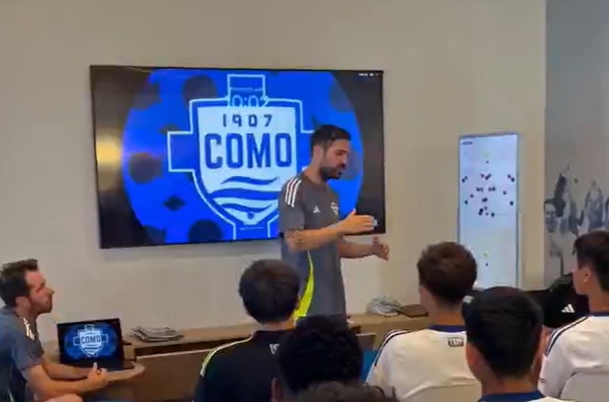 First team coach Cesc Fabregas talks to Como Academy players (video)