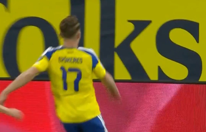 Victor Gokeres scores in the 88th minute against Denmark to send Sweden to the World Cup (video)