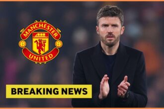 Michael Carrick applauding