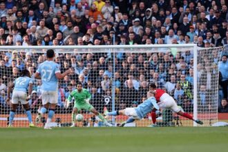 Erling Haaland scores vs Arsenal