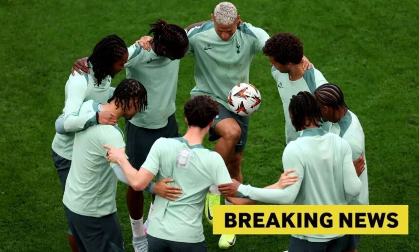 Tottenham players in a huddle