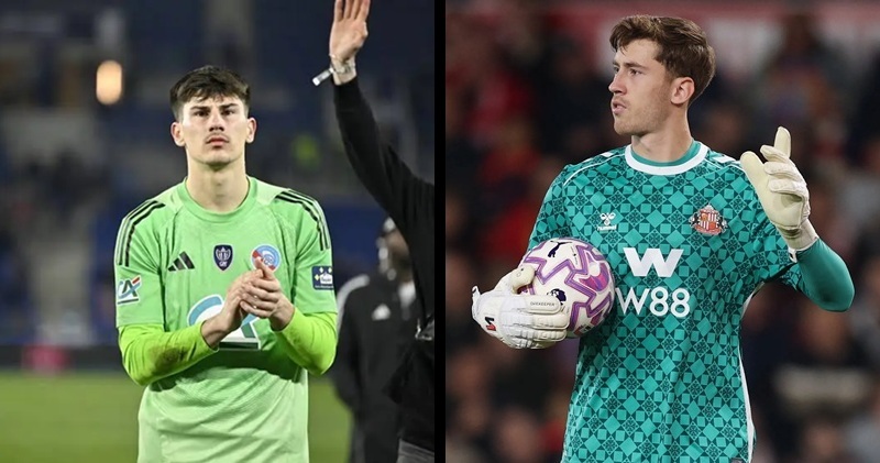 Chelsea are in two minds about finding a goalkeeper to replace struggling Sanchez