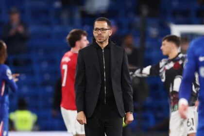 Chelsea manager Liam Rosenior regrets his team didn't take advantage of the loss to Manchester United (video)