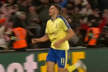 Ross Stewart capitalizes on Ben White's blunder to put Southampton ahead in shock FA Cup clash with Arsenal (video)